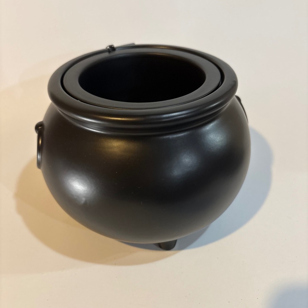 Hallmark Disney Hocus Pocus Sanderson Sisters Cauldron with Light Halloween - Picture 7 of 10